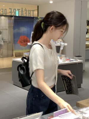 Ảnh bìa của Khoảng Cách Hai Quỹ Đạo