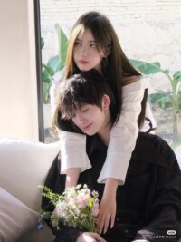 Ảnh bìa của Khi Nhà Tâm Lý Học Yêu Kẻ Rình Mò