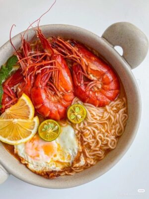 Ảnh bìa của Sau Khi Thấy Bình Luận, Nữ Phụ Và Anh Trai Kế He