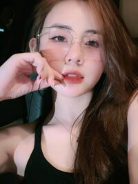 Ảnh bìa của Suýt Lấy Phải Kẻ Chưa Cai Sữa