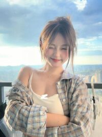 Ảnh bìa của Khi Tết Đến, Tôi Bắt Đầu Phát Điên