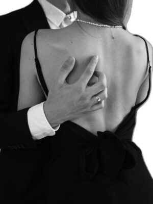 Ảnh bìa của Ngày Yêu Trở Lại