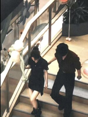 Ảnh bìa của Bí Mật Của Chiếc Vòi Sen