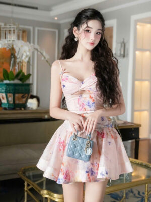 Ảnh bìa của Tiểu Thư Giả Nghèo Và Màn Vạch Mặt Đắt Giá