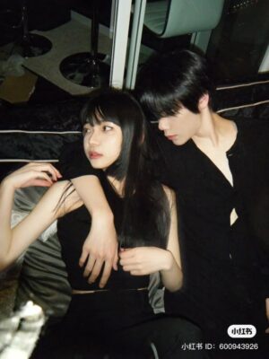 Ảnh bìa của Mượn Rượu Làm Càn