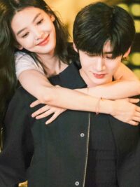 Ảnh bìa của Kẻ Thù Trở Thành Vợ Chồng