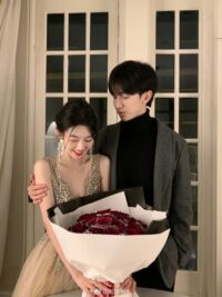 Ảnh bìa của Kẻ Thù Của Tôi Phá Sản Rồi