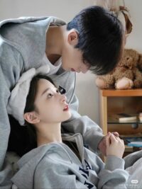 Ảnh bìa của Bỗng Dưng Trở Thành Trò Hề