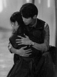 Ảnh bìa của Nhìn Anh Yêu Cô Ấy