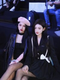 Ảnh bìa của Tôi Và Cô Bạn Thân Bao Nuôi 2 Anh Chàng Đẹp Trai