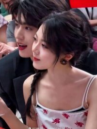 Ảnh bìa của Từ Kẻ Thù Trở Thành Vợ Chồng