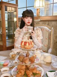 Ảnh bìa của Ai Mới Là Hàng Giả