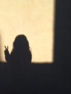 Ảnh bìa của Anh Còn Bạn Gái Không