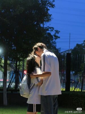 Ảnh bìa của Tiểu Thư Bị Bỏ Rơi Và Hai Kẻ Bám Dính