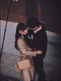 Ảnh bìa của Sẽ Có Người Phù Hợp Với Em Hơn Anh