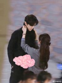 Ảnh bìa của Thế Thân