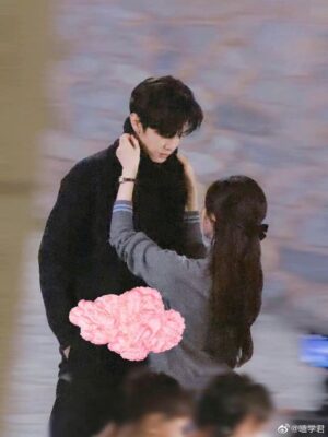 Ảnh bìa của Thế Thân