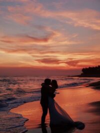 Ảnh bìa của Ngày Đính Hôn Chồng Tôi Còn Bận Dỗ Dành Tiểu Thanh Mai