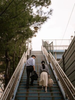 Ảnh bìa của Trọng Sinh Về Ngày Chồng Thuyết Phục Tôi Nghỉ Làm