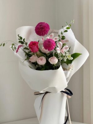 Ảnh bìa của Yêu Người Đẹp Trai, Lấy Người Đáng Tin