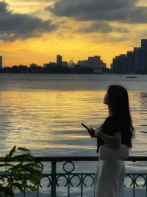 Ảnh bìa của Đi Vòng Quanh