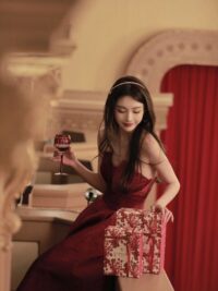 Ảnh bìa của Món Đồ Xa Xỉ