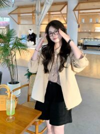 Ảnh bìa của Năm Hai Mươi Tuổi, Tôi Chọn Nụ Hôn Khác