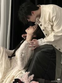 Ảnh bìa của Công Chúa Trở Lại