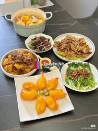 Ảnh bìa của Bữa Cơm 10 Tệ Và Bất Ngờ Đằng Sau