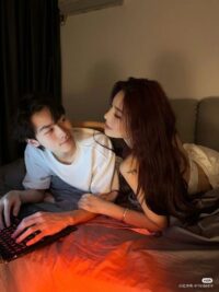 Ảnh bìa của Dưới Nhà Có Người