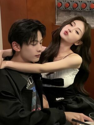 Ảnh bìa của Tự Chui Vào Miệng Cọp