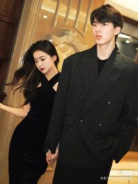 Ảnh bìa của Dùng Cả Đời Để Trả Nợ Anh