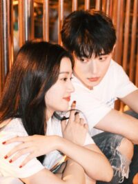 Ảnh bìa của Yêu Em Sợ Không Với Tới