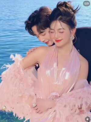 Ảnh bìa của Oan Gia Ngõ Nhỏ