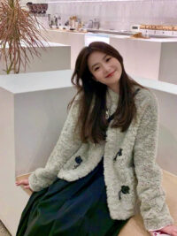 Ảnh bìa của Bạn Trai Nghèo Cầm Bảng Đấu Giá