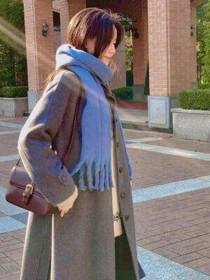 Ảnh bìa của Chỉ Là Người Giữ Nhà