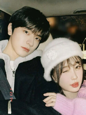 Ảnh bìa của Kẻ Thù Không Đội Trời Chung Tuyển Chim Hoàng Yến