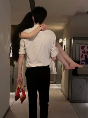 Ảnh bìa của Sau Khi Gia Đình Phá Sản Tôi Kết Hôn Với Một Người Giàu Có