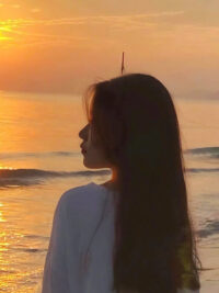 Ảnh bìa của Phía Sau Huân Chương